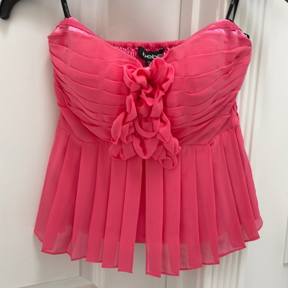 BeBe Coral top size xs NWT